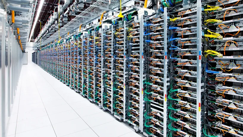 サーバーって何？ 全ての基盤であるサーバーについて知ろう