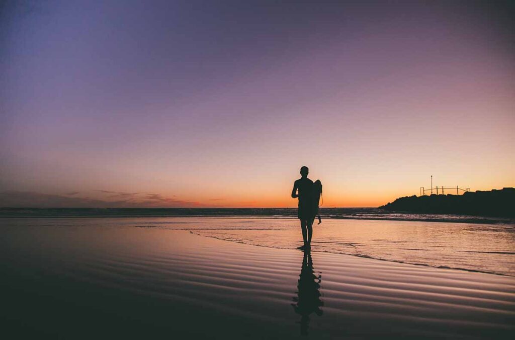 如何获得灵活的思维？ 全盘接受他人的价值观和标准。
