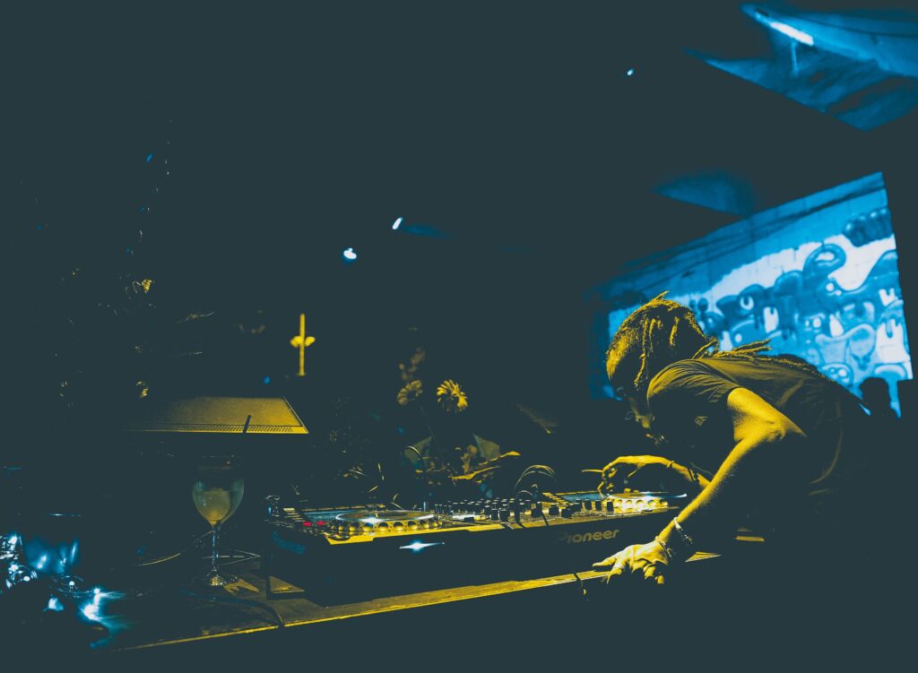 How to create events that expand on their own. Expanding events are spontaneous.